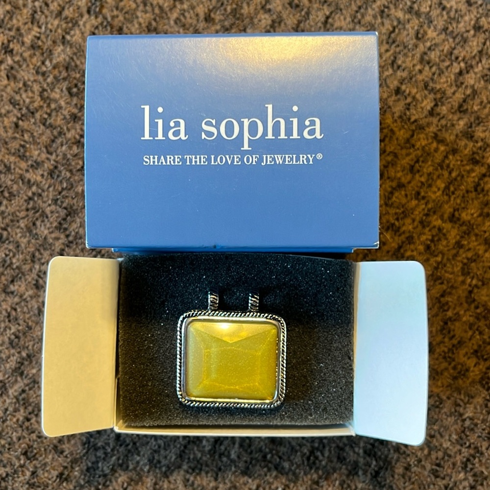 New in box Lia Sophia Silver and Greenish/Yellow Slide Pendant "Macy”